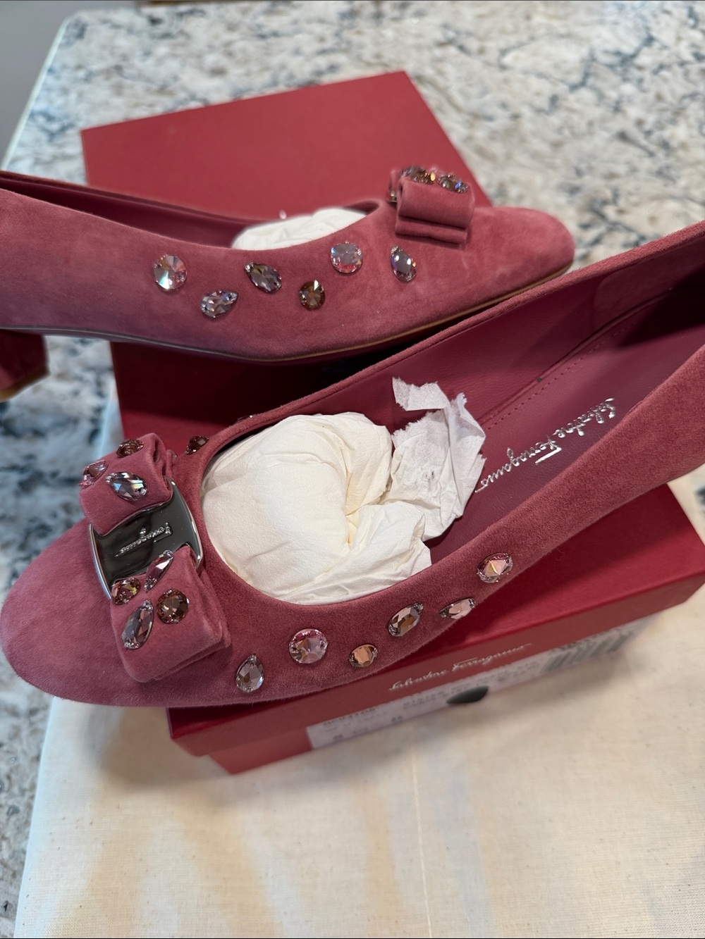NEW!! Salvatore Ferragamo Rose Suede Varina Bow Flats with Crystal Detail - Picture 6 of 7